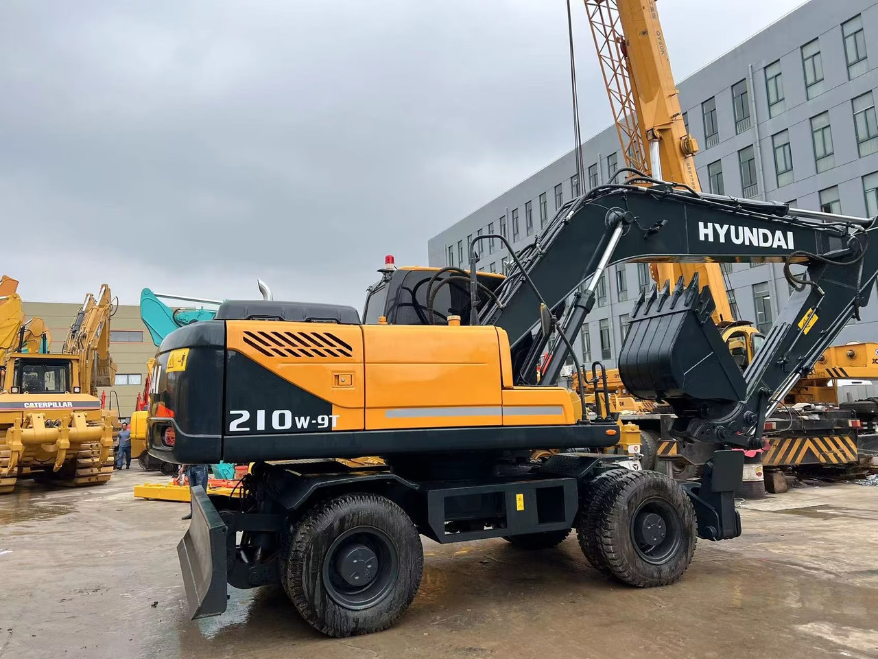 Hyundai 210w-9 wheel excavator - Bager točkaš: slika 2 Hyundai 210w-9 wheel excavator - Bager točkaš: slika 2