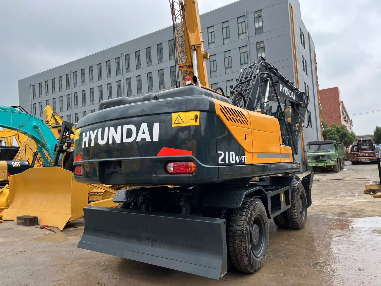 Hyundai 210w-9 wheel excavator - Bager točkaš: slika 3 Hyundai 210w-9 wheel excavator - Bager točkaš: slika 3