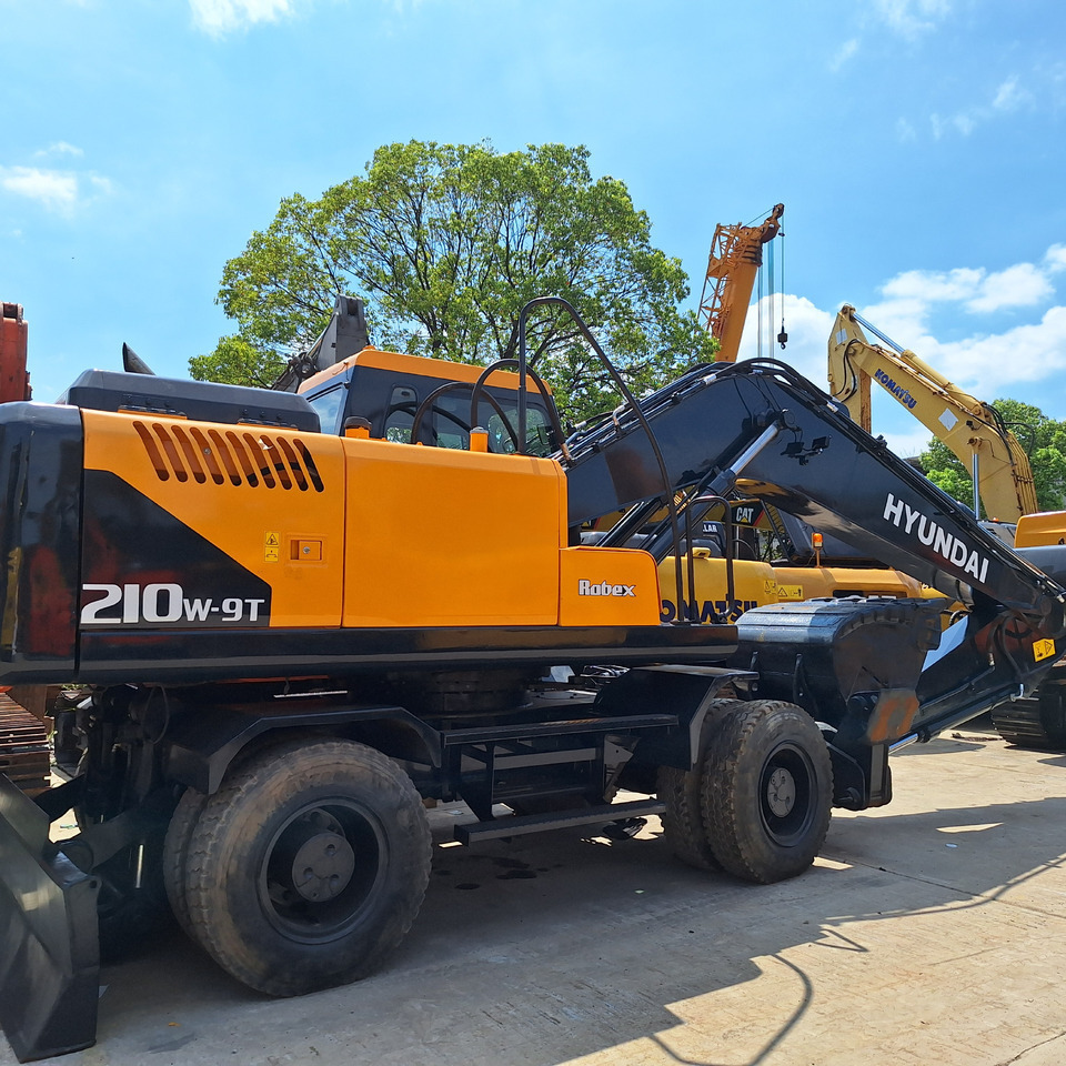 Hyundai 210w-9T wheel excavator - Bager točkaš: slika 1 Hyundai 210w-9T wheel excavator - Bager točkaš: slika 1