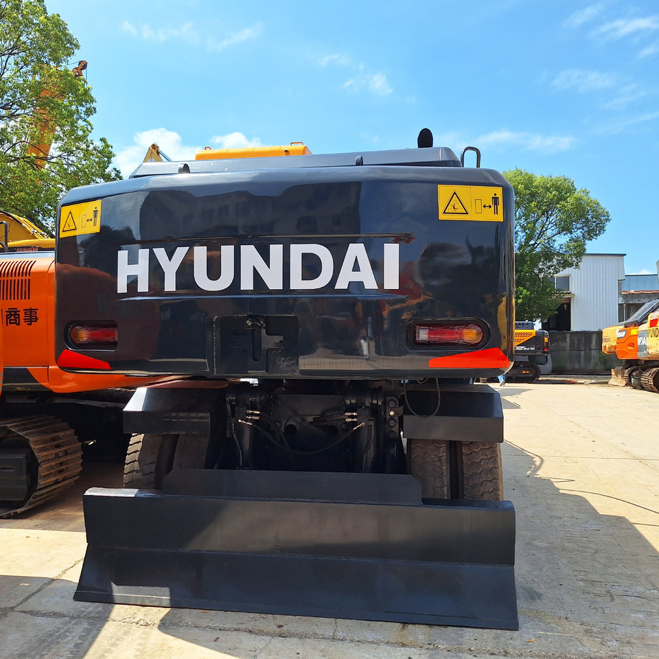 Hyundai 210w-9T wheel excavator - Bager točkaš: slika 4 Hyundai 210w-9T wheel excavator - Bager točkaš: slika 4