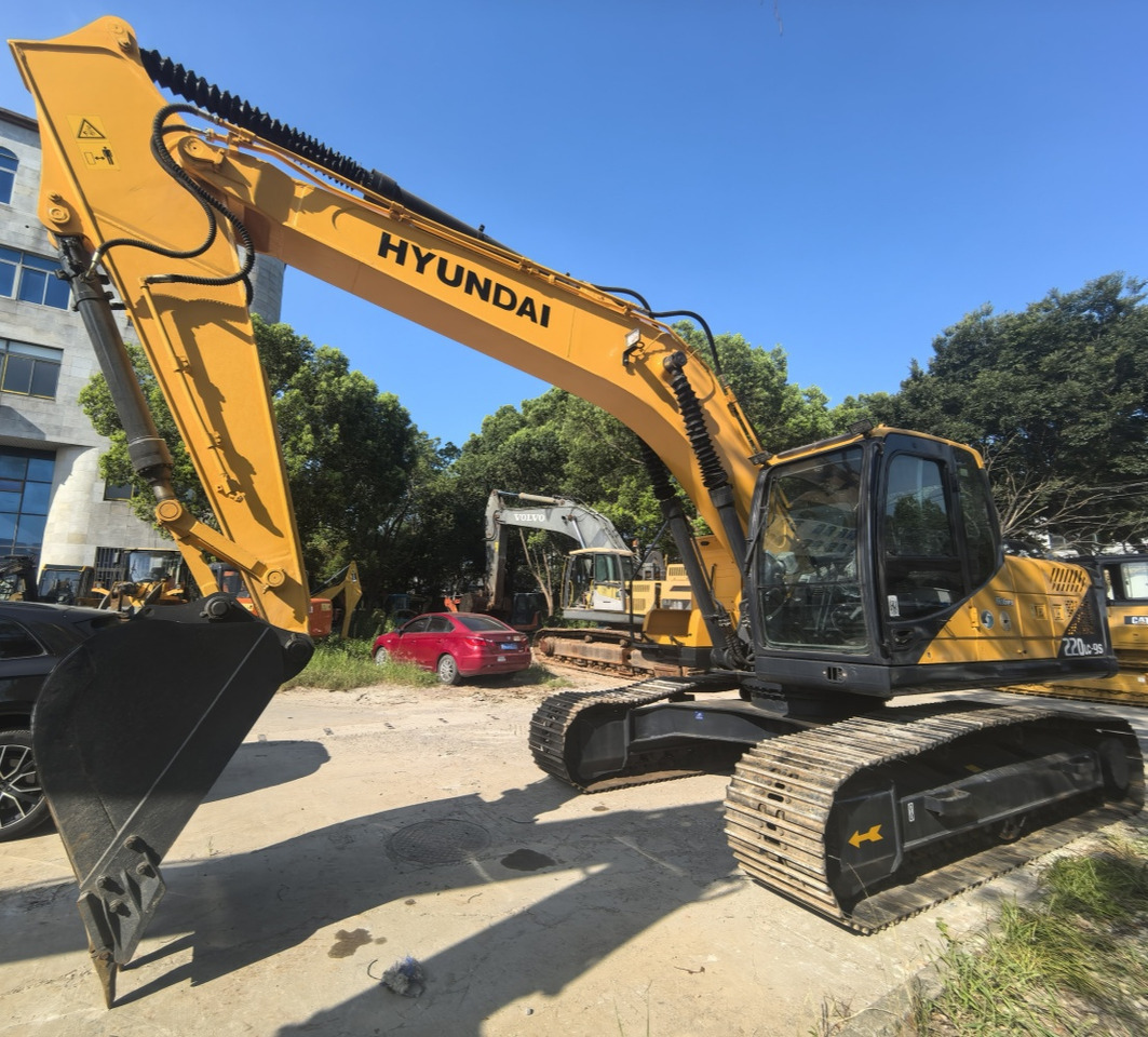 Hyundai 220lc-9s excavator - Bager točkaš: slika 1 Hyundai 220lc-9s excavator - Bager točkaš: slika 1