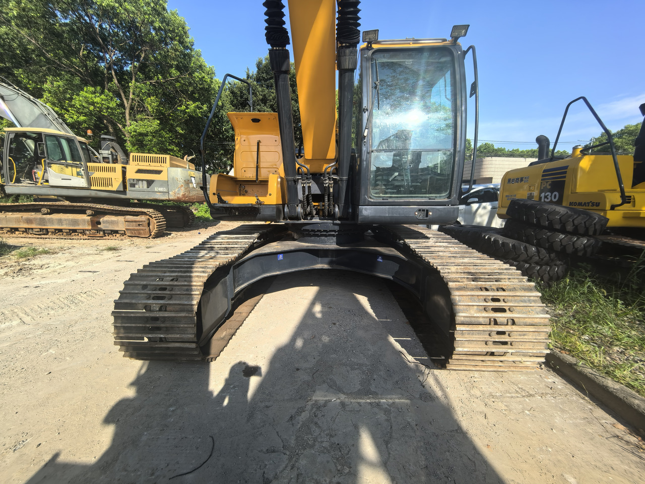Hyundai 220lc-9s excavator - Bager točkaš: slika 5 Hyundai 220lc-9s excavator - Bager točkaš: slika 5