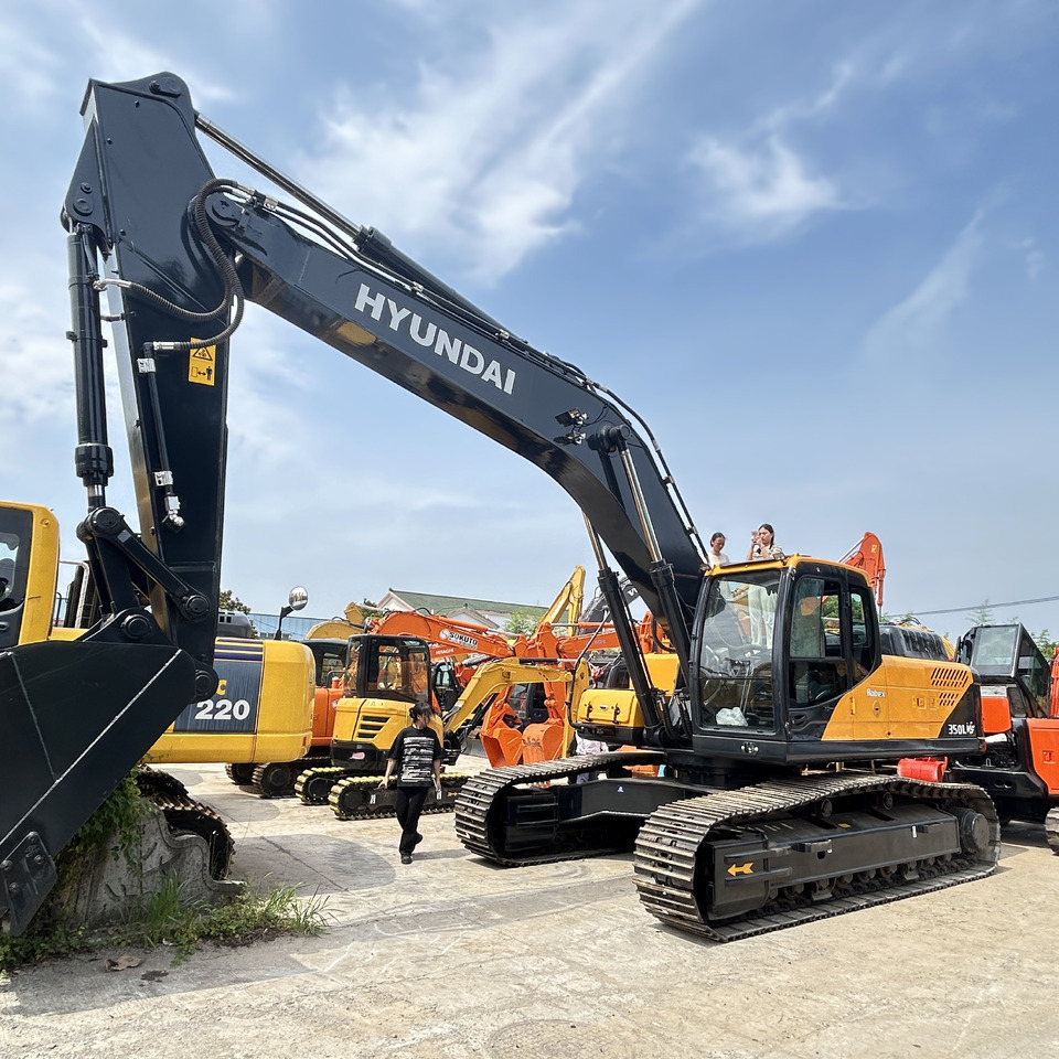 Hyundai 350LVS excavator - Bager točkaš: slika 2 Hyundai 350LVS excavator - Bager točkaš: slika 2