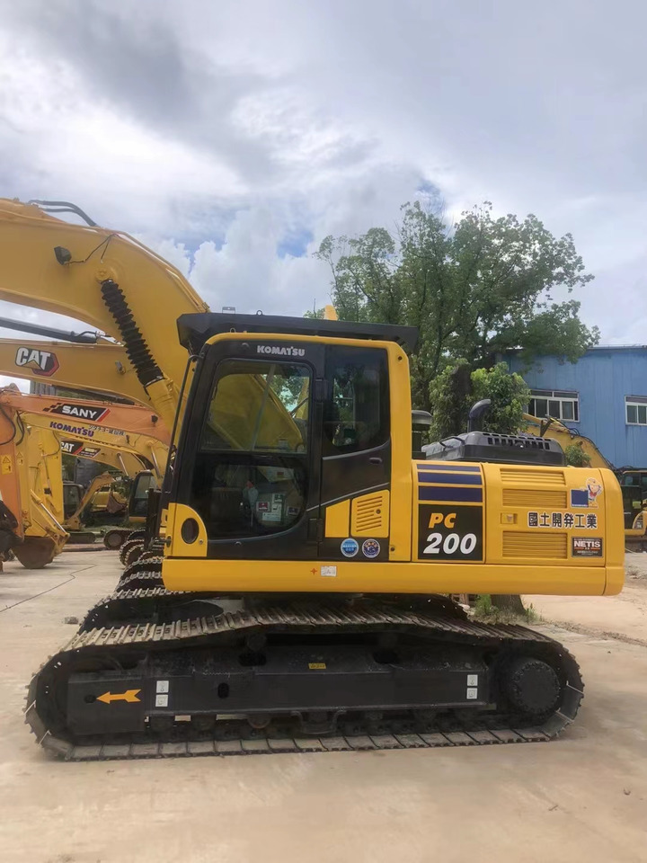Komatsu PC200-8 Excavator - Bager guseničar: slika 1 Komatsu PC200-8 Excavator - Bager guseničar: slika 1
