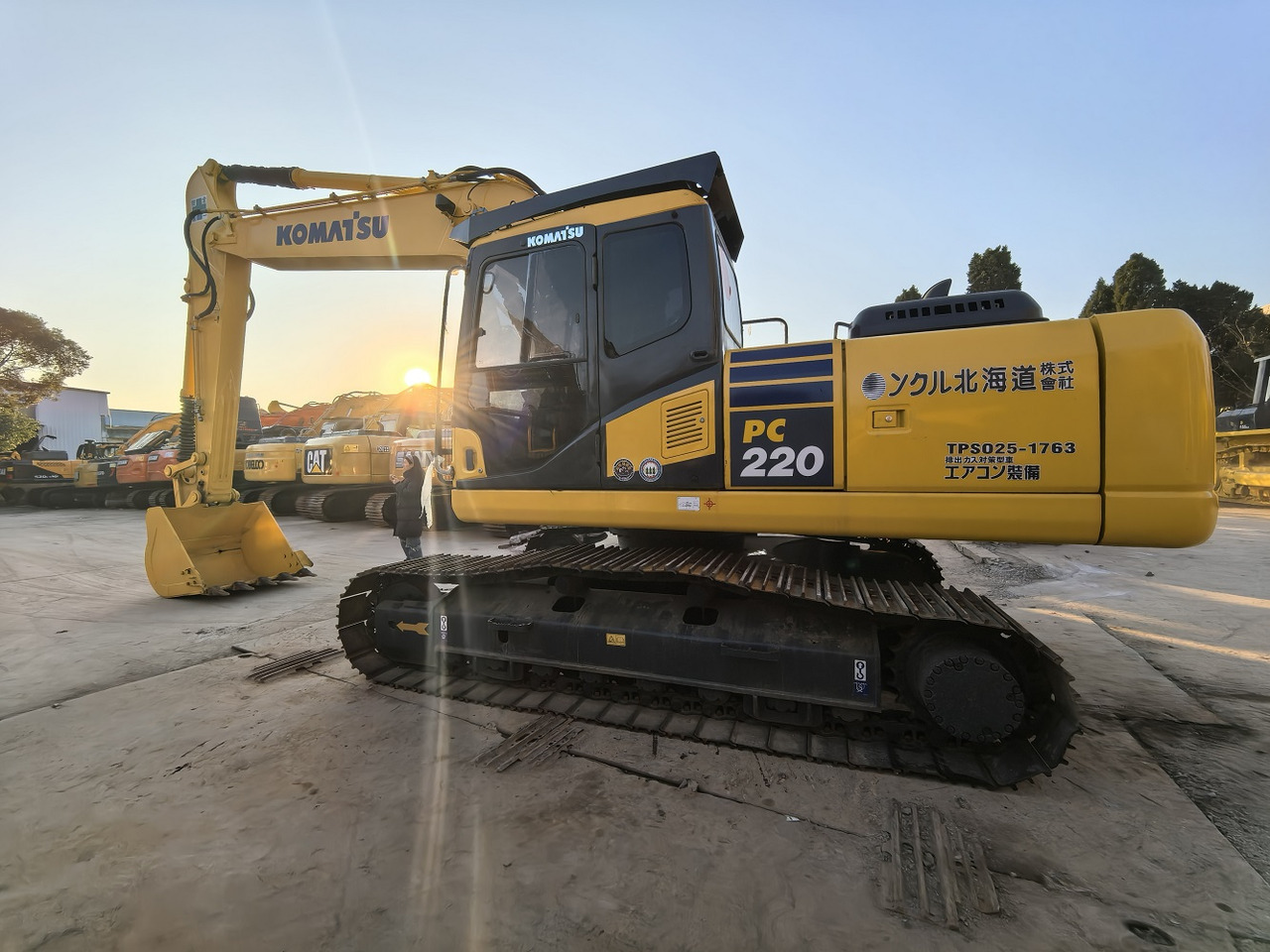 Komatsu PC220-7 - Bager guseničar: slika 2 Komatsu PC220-7 - Bager guseničar: slika 2