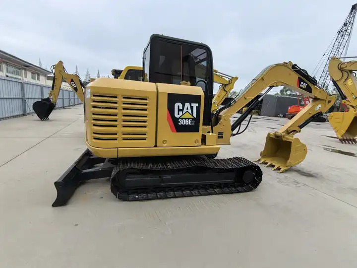 Original CAT 306E2 used Caterpillar excavator with high quality for hot sale 6 ton second-hand machine in stock - Bager guseničar: slika 4 Original CAT 306E2 used Caterpillar excavator with high quality for hot sale 6 ton second-hand machine in stock - Bager guseničar: slika 4