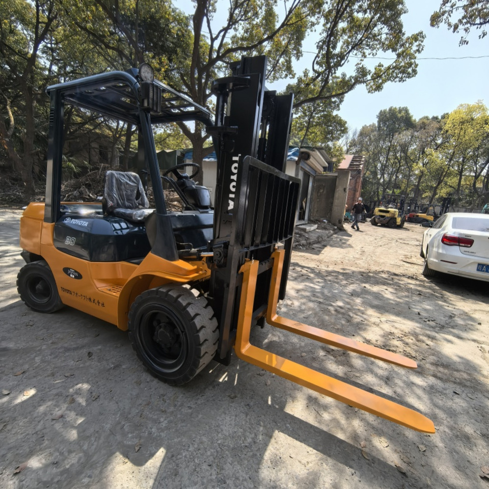 Toyota FD30 Forklift - Dizel viljuškar: slika 5 Toyota FD30 Forklift - Dizel viljuškar: slika 5