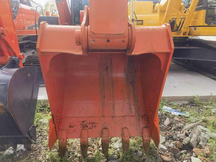Used Excavator HITACHI ZX200-3 Good Quality used hitachi zx200-3 excavator used excavator for sale - Bager: slika 5 Used Excavator HITACHI ZX200-3 Good Quality used hitachi zx200-3 excavator used excavator for sale - Bager: slika 5