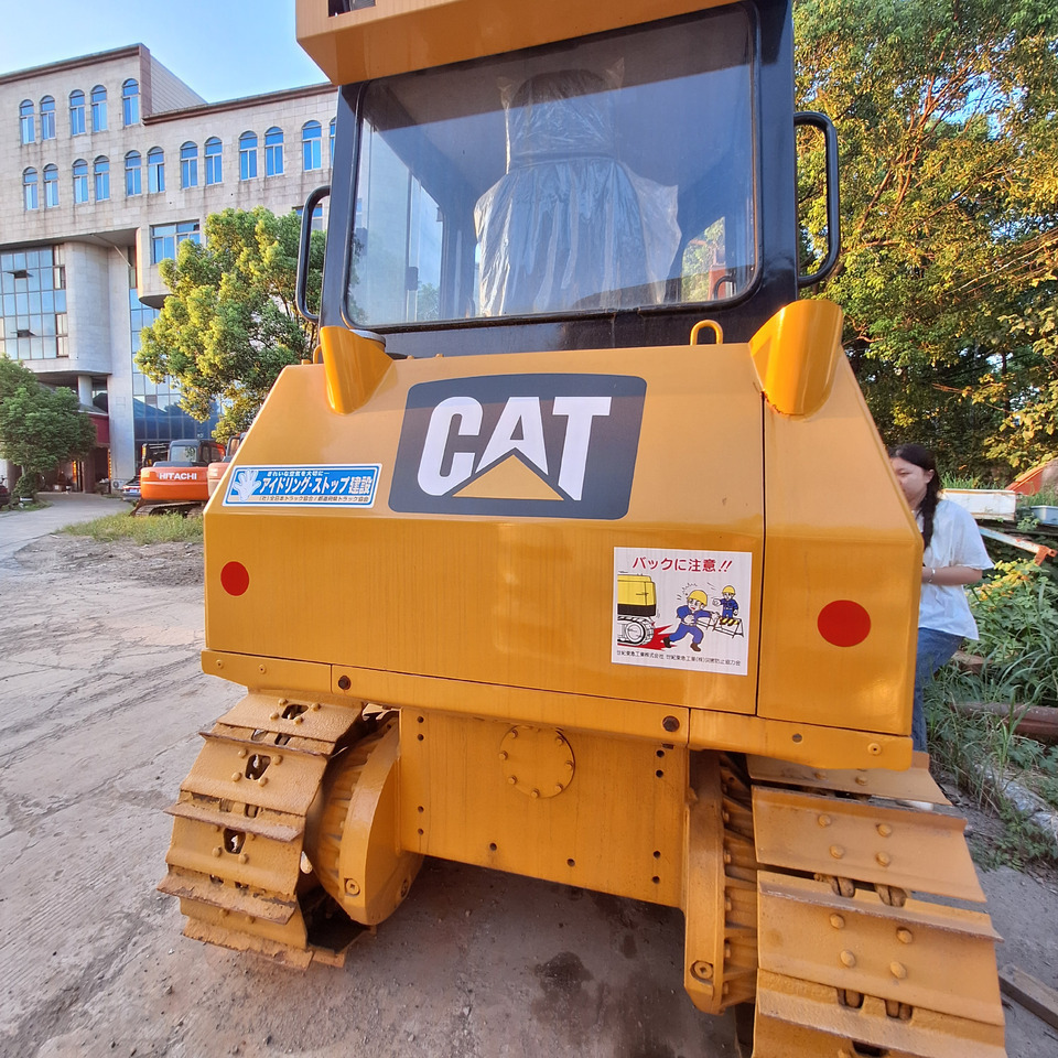Used caterpillar cat D5k bulldozer - Buldožer: slika 1 Used caterpillar cat D5k bulldozer - Buldožer: slika 1