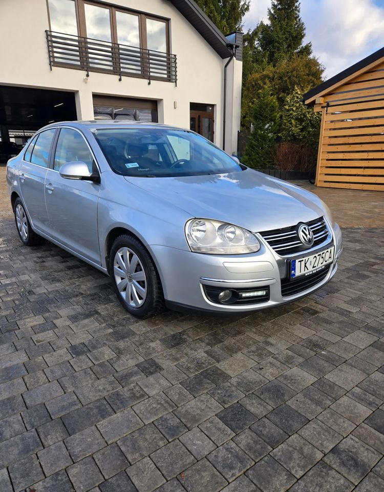 Volkswagen Jetta 2.0 TDI Sportline - Limuzina: slika 3 Volkswagen Jetta 2.0 TDI Sportline - Limuzina: slika 3