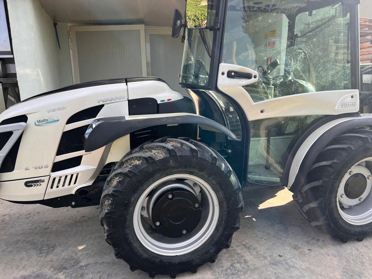 FERRARI VEGA K105 – DUALSTEER - Traktor: slika 2 FERRARI VEGA K105 – DUALSTEER - Traktor: slika 2