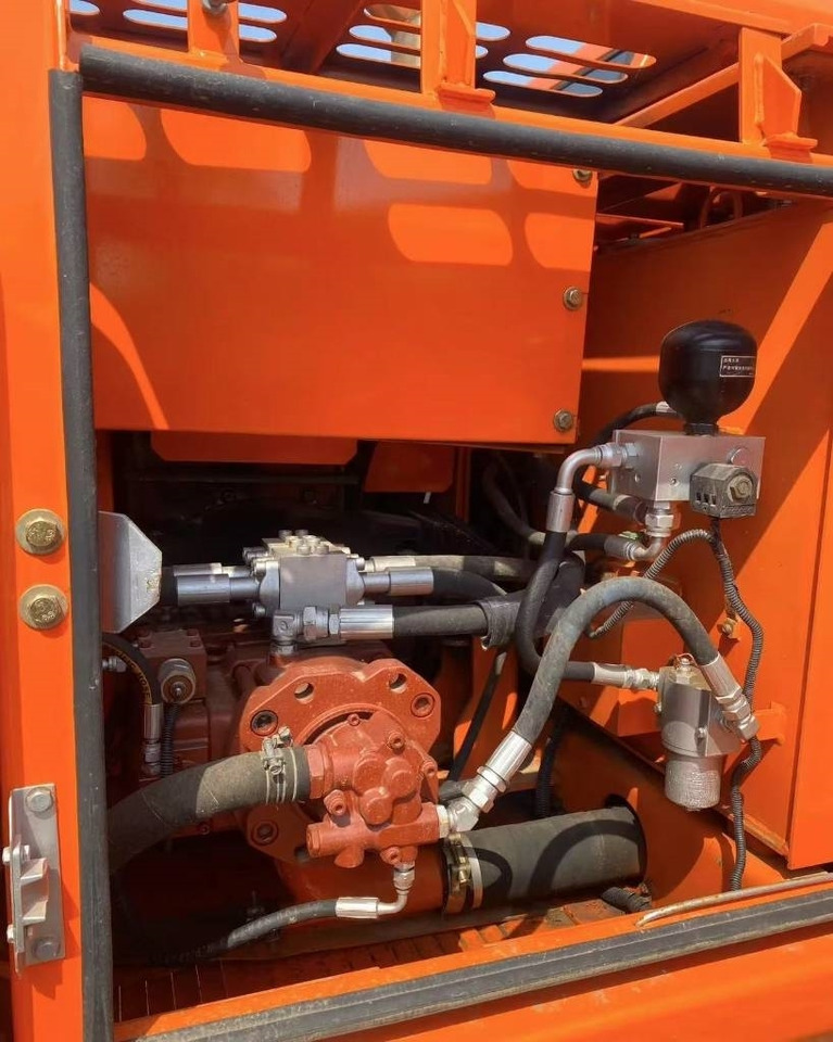 Doosan DH 150  - Bager guseničar: slika 3 Doosan DH 150  - Bager guseničar: slika 3