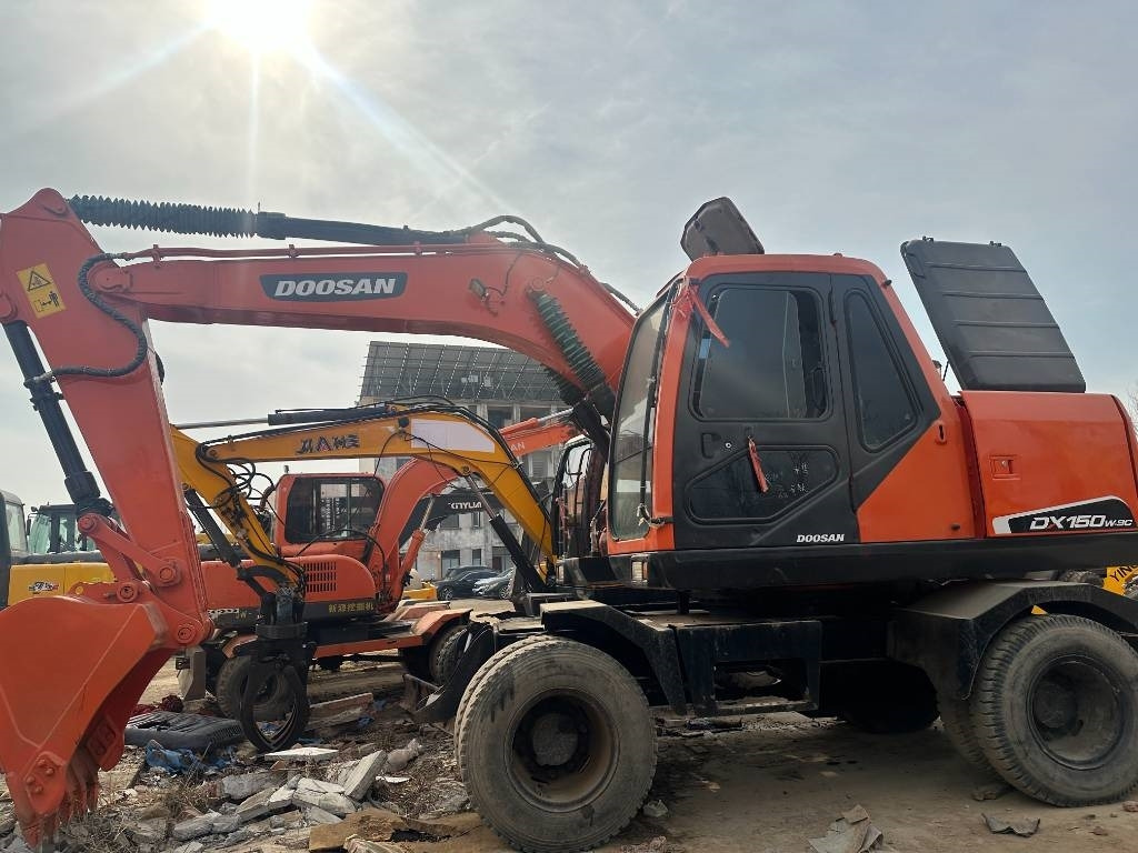 Doosan DX 150W -9 - Bager točkaš: slika 3 Doosan DX 150W -9 - Bager točkaš: slika 3
