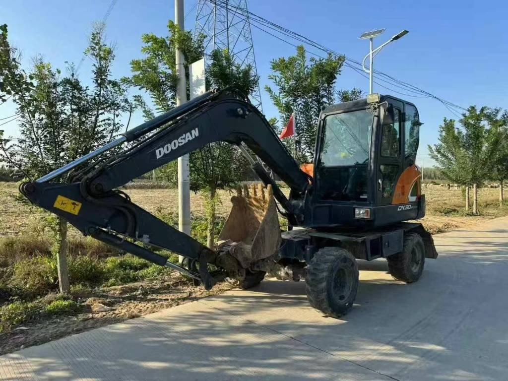Doosan DX 60 - Mini bager: slika 1 Doosan DX 60 - Mini bager: slika 1