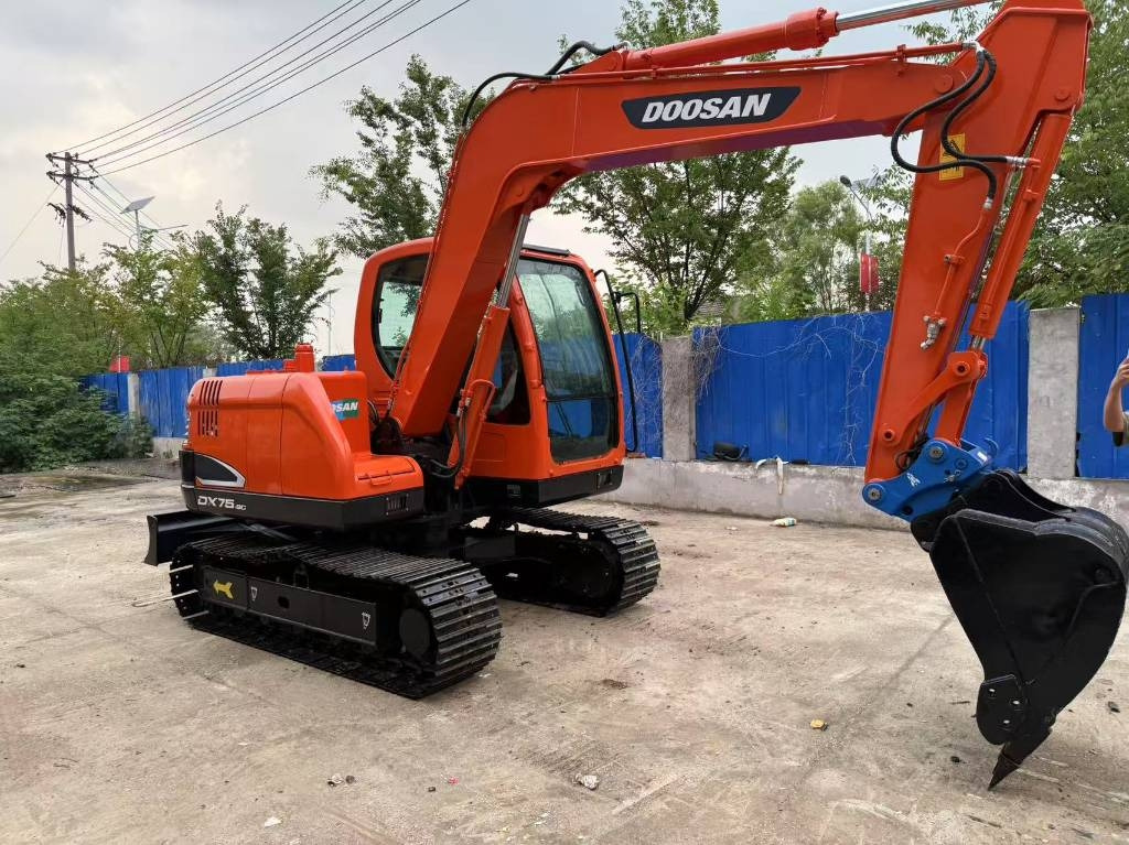 Doosan DX 75 - Bager guseničar: slika 1 Doosan DX 75 - Bager guseničar: slika 1