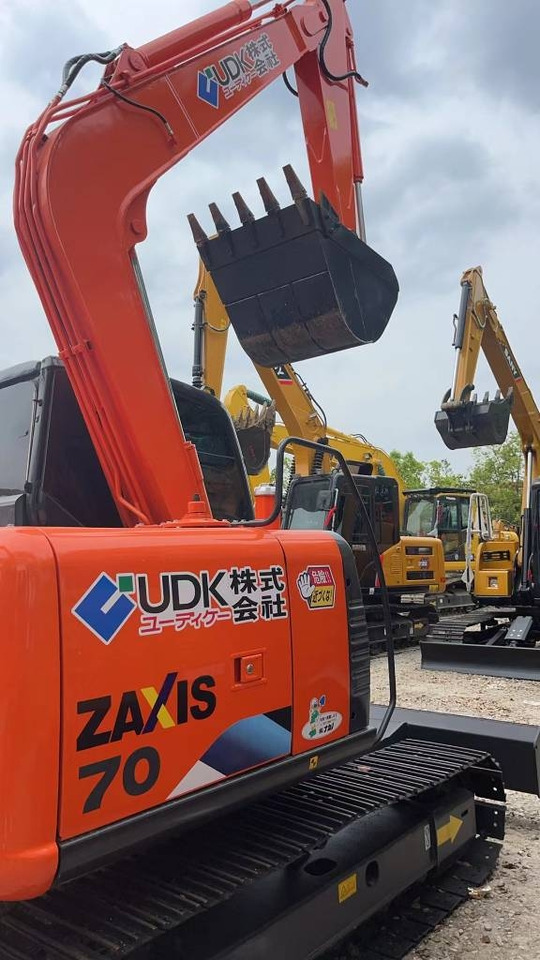 Hitachi ZX 70 - Mini bager: slika 1 Hitachi ZX 70 - Mini bager: slika 1