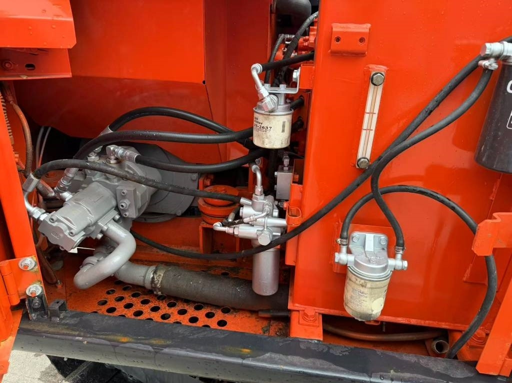 Hitachi Zaxis 60 - Bager guseničar: slika 3 Hitachi Zaxis 60 - Bager guseničar: slika 3