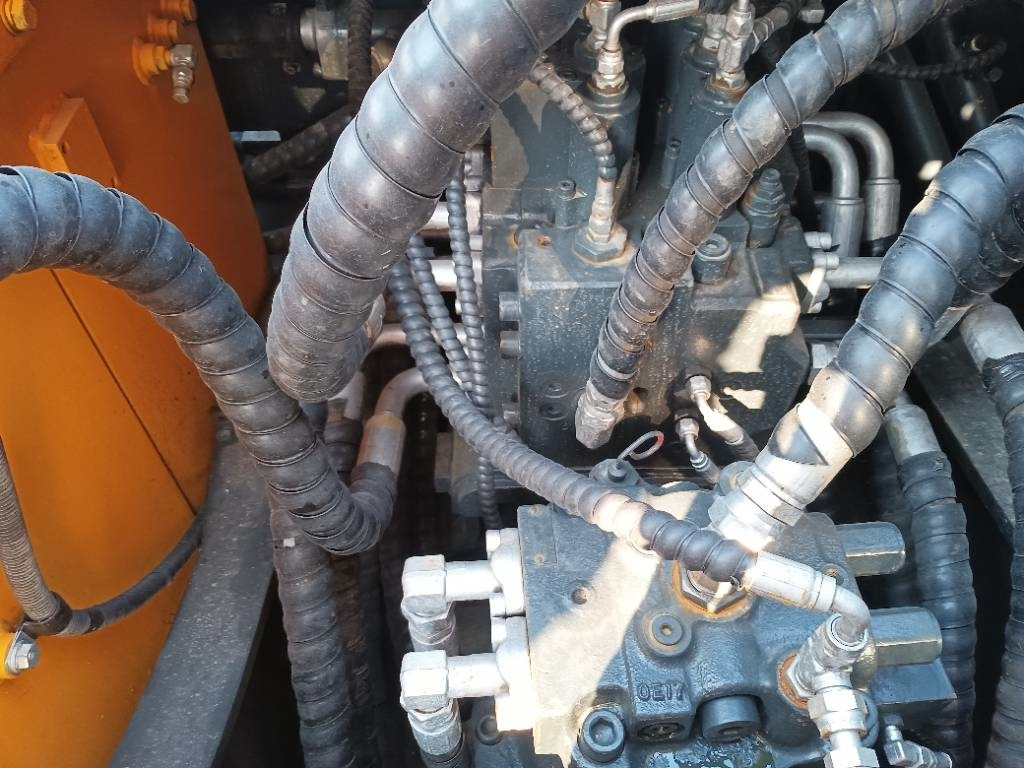 Hyundai R 220-9 S - Bager guseničar: slika 2 Hyundai R 220-9 S - Bager guseničar: slika 2