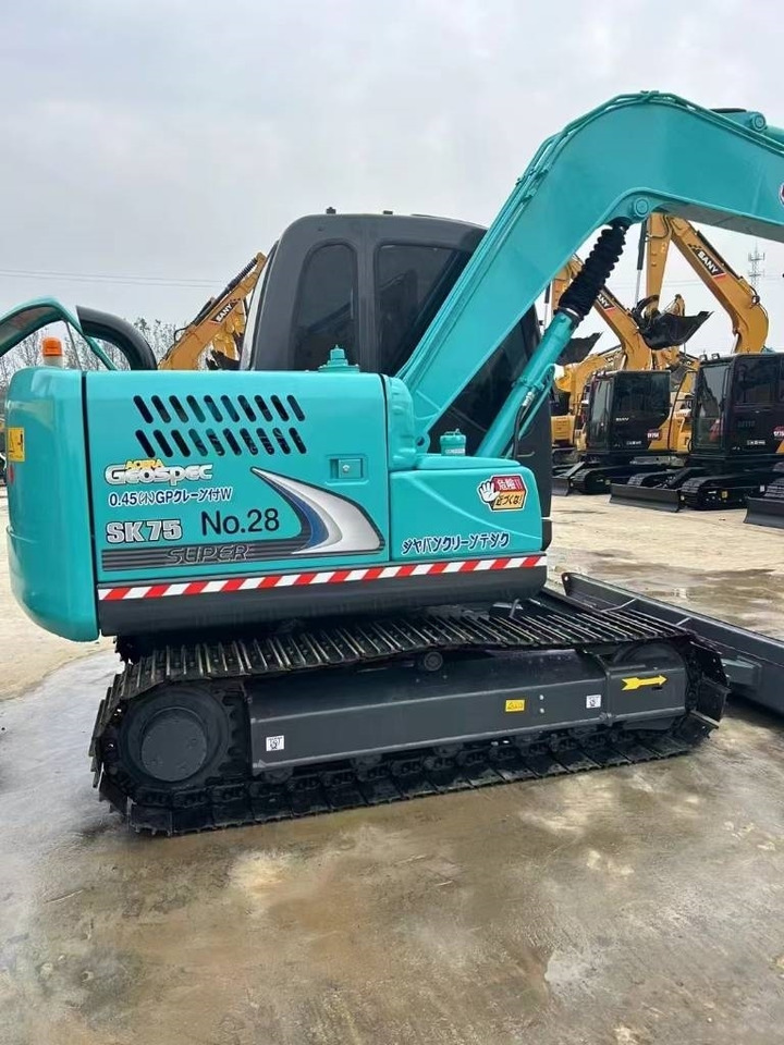 Lizing Kobelco SK 75  Kobelco SK 75: slika 9