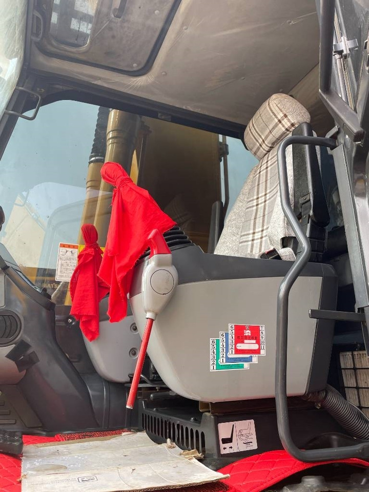 Komatsu PC 200-8 - Bager guseničar: slika 2 Komatsu PC 200-8 - Bager guseničar: slika 2