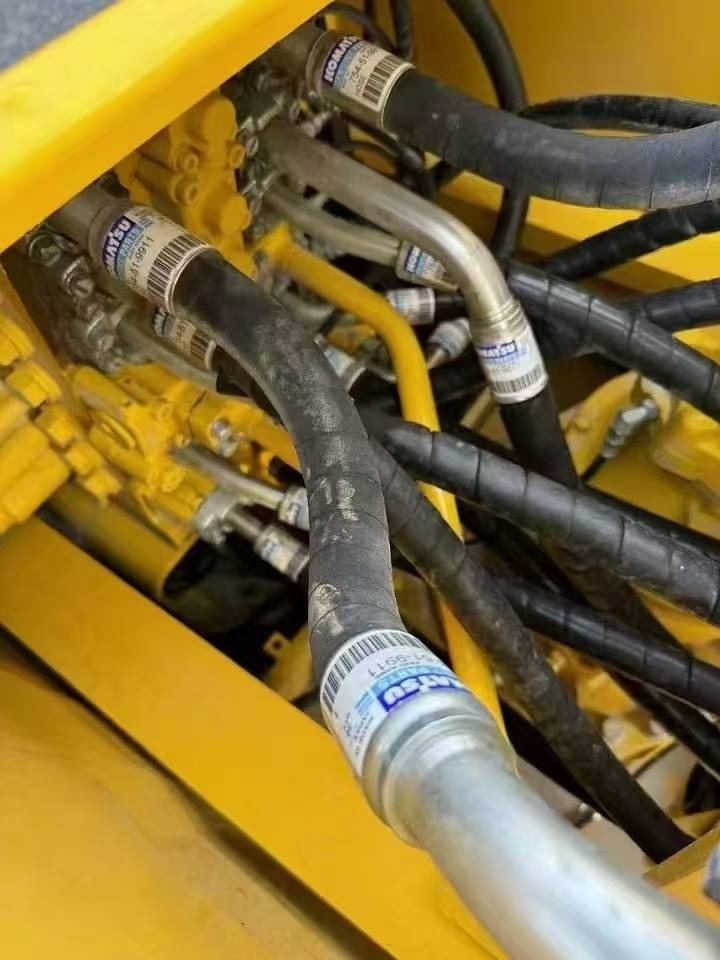 Komatsu PC 220-8 - Bager guseničar: slika 5 Komatsu PC 220-8 - Bager guseničar: slika 5