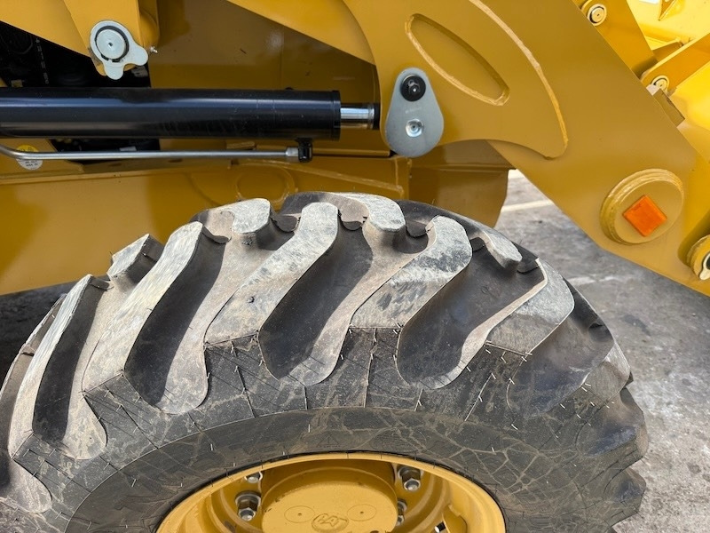 Novu Bager utovarivač CAT 424: slika 10 Novu Bager utovarivač CAT 424: slika 10