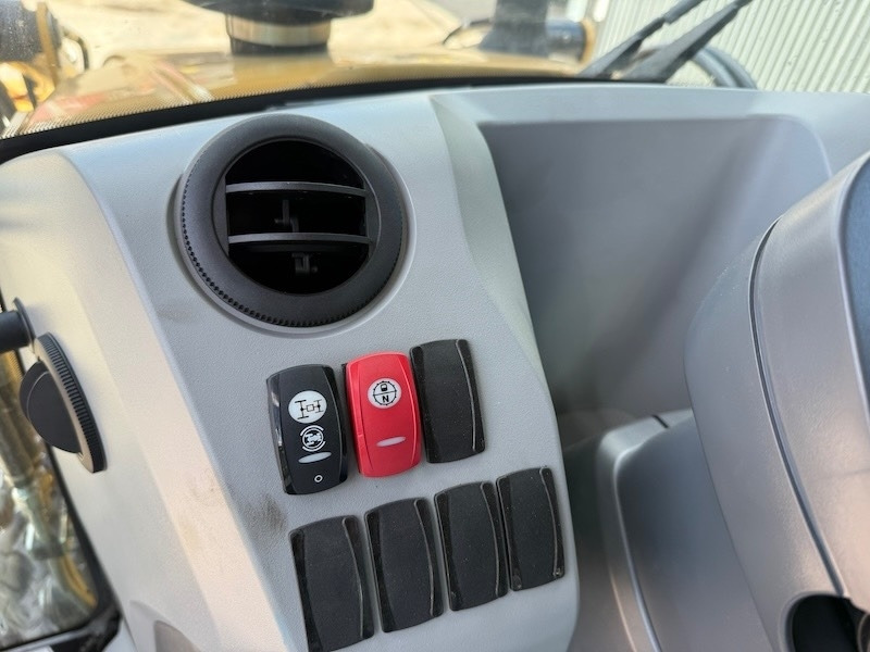 Novu Bager utovarivač CAT 424: slika 16 Novu Bager utovarivač CAT 424: slika 16