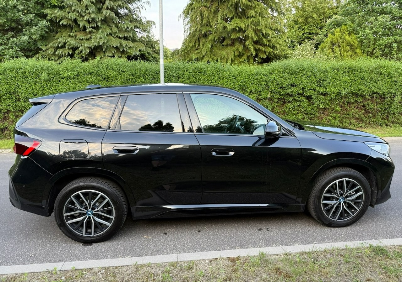 BMW X1 iX1 iX1 xDrive30 313KM M-Sport H/K Panorama AdaptiveLed Masaże Kam360 - SUV: slika 5 BMW X1 iX1 iX1 xDrive30 313KM M-Sport H/K Panorama AdaptiveLed Masaże Kam360 - SUV: slika 5