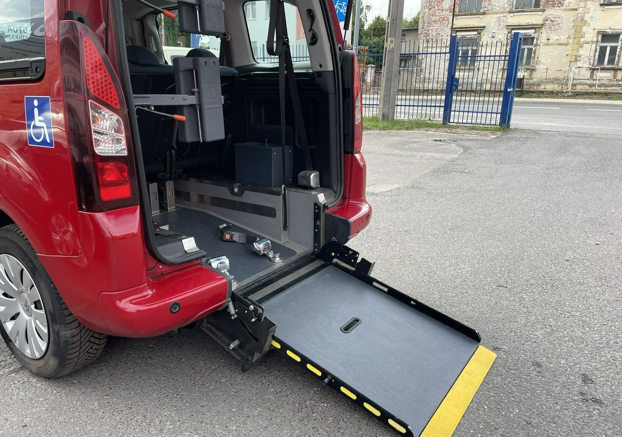 Automobil Citroen Berlingo II Berlingo 1.6 do przewozu Niepełnosprawnych inwalida rampa 2018: slika 13