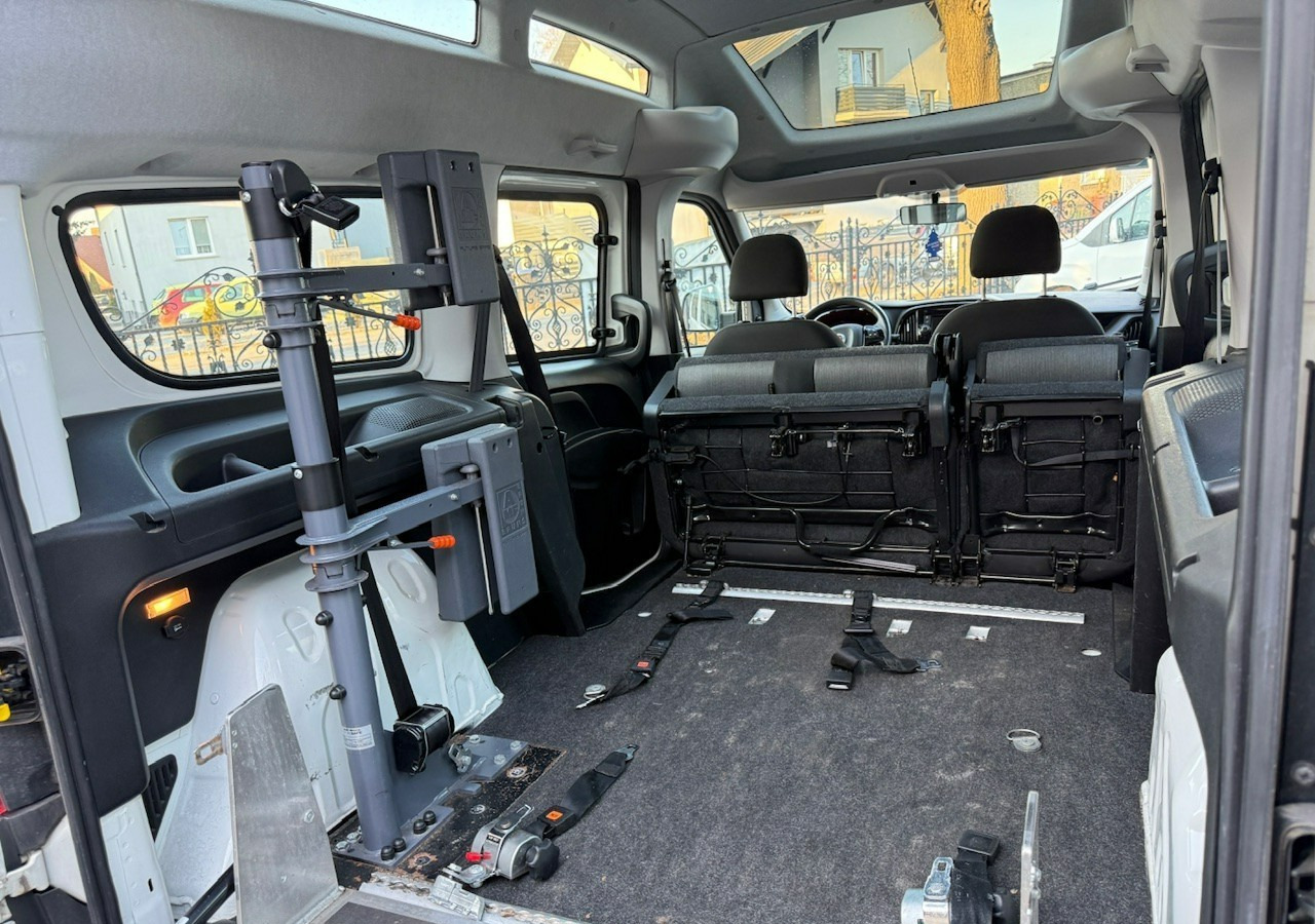 Fiat Doblo II Doblo 1.6-120KM dla Niepełnosprawnych RAMPA Inwalida Model 2020 - Automobil: slika 4 Fiat Doblo II Doblo 1.6-120KM dla Niepełnosprawnych RAMPA Inwalida Model 2020 - Automobil: slika 4