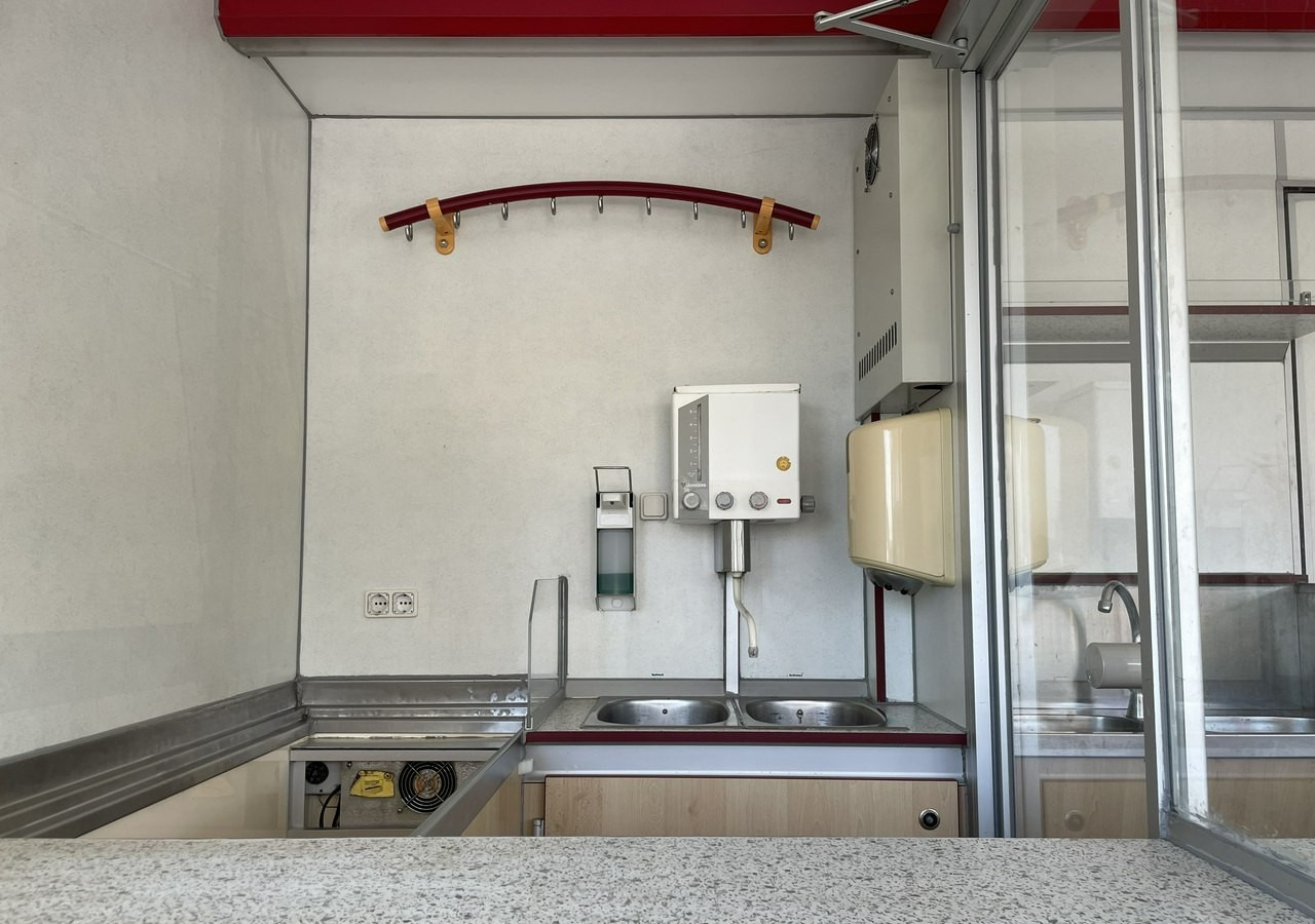 Fiat Ducato Autosklep wędlin Gastronomiczna food truck foodtruck W-zasil DMC 350 - Hrana kamion: slika 4 Fiat Ducato Autosklep wędlin Gastronomiczna food truck foodtruck W-zasil DMC 350 - Hrana kamion: slika 4