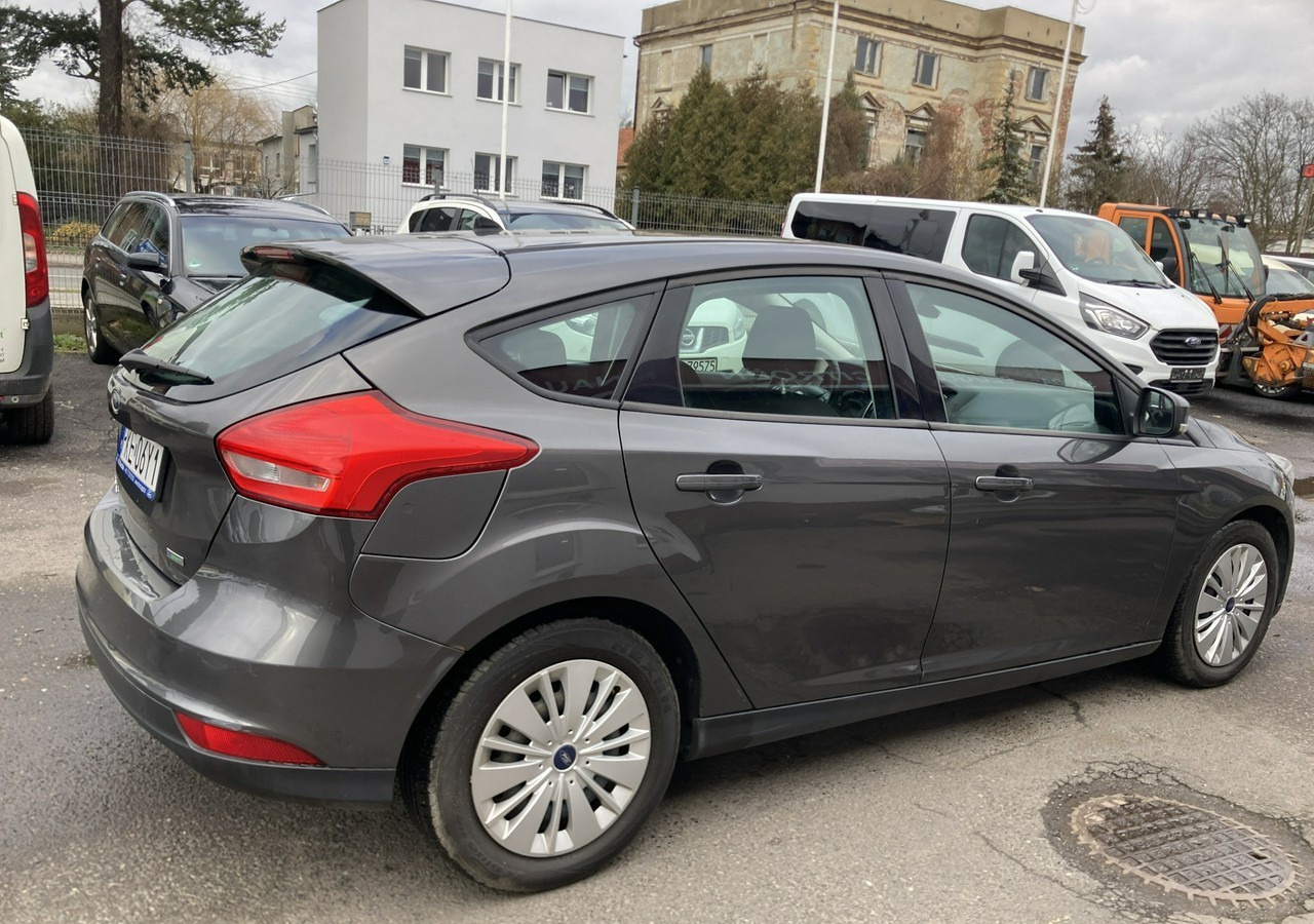 Ford Focus III Focus 1.0 EcoBoost Klima Salon PL 2015 - Hečbek: slika 3 Ford Focus III Focus 1.0 EcoBoost Klima Salon PL 2015 - Hečbek: slika 3