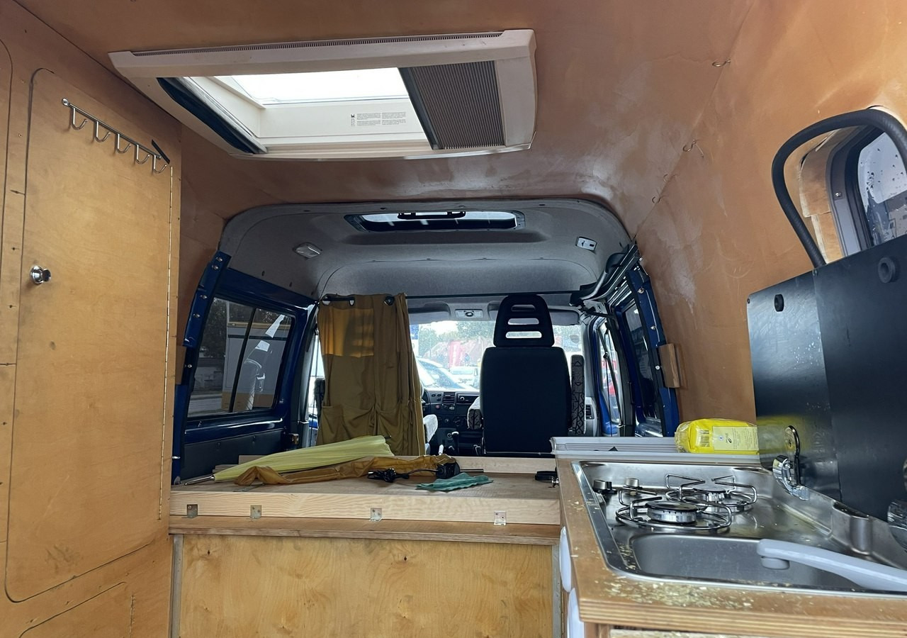 Gaz Gazela Gaz Gazelle Kamper furgon 4X4 benzyna + GAZ LPG Solar 94329km 2010 - Furgon: slika 5 Gaz Gazela Gaz Gazelle Kamper furgon 4X4 benzyna + GAZ LPG Solar 94329km 2010 - Furgon: slika 5