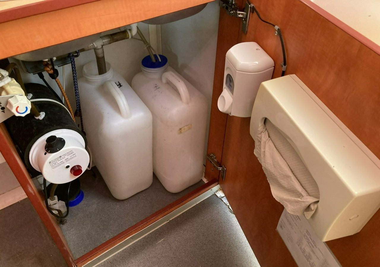 Prikolica za hrane Inna Inny Autosklep wędlin Gastronomiczna food truck foodtruck sklep 2004: slika 18 Prikolica za hrane Inna Inny Autosklep wędlin Gastronomiczna food truck foodtruck sklep 2004: slika 18