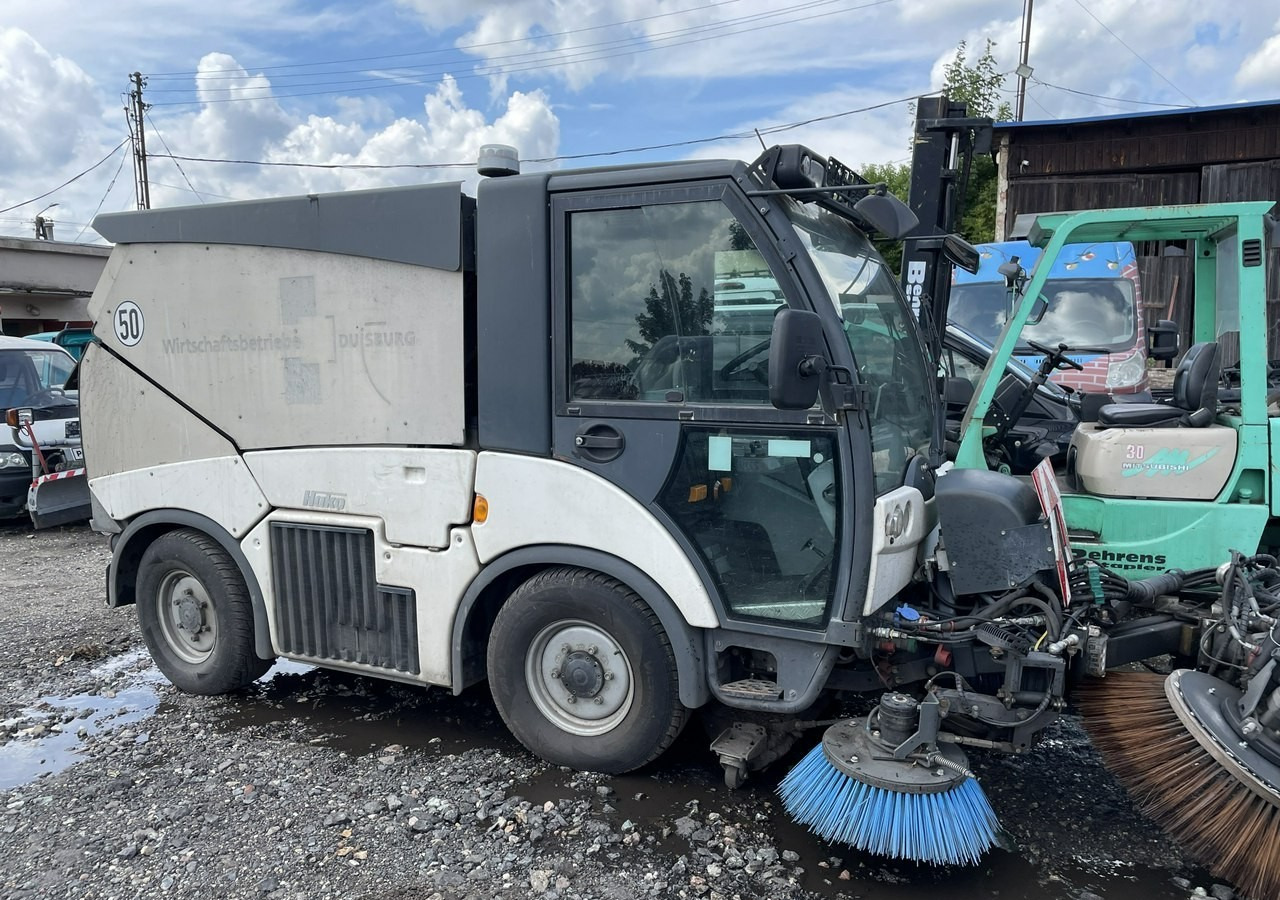 Inna Inny Hako Citymaster 2000 Zamiatarka 2016 - Autočistilica: slika 4 Inna Inny Hako Citymaster 2000 Zamiatarka 2016 - Autočistilica: slika 4