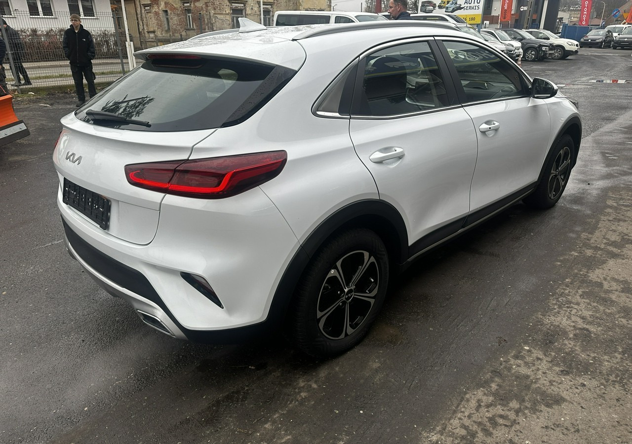 Kia Xceed 1.6 GDI Hybryda Plug-in 50 km na prądzie 2022 - Hečbek: slika 2 Kia Xceed 1.6 GDI Hybryda Plug-in 50 km na prądzie 2022 - Hečbek: slika 2