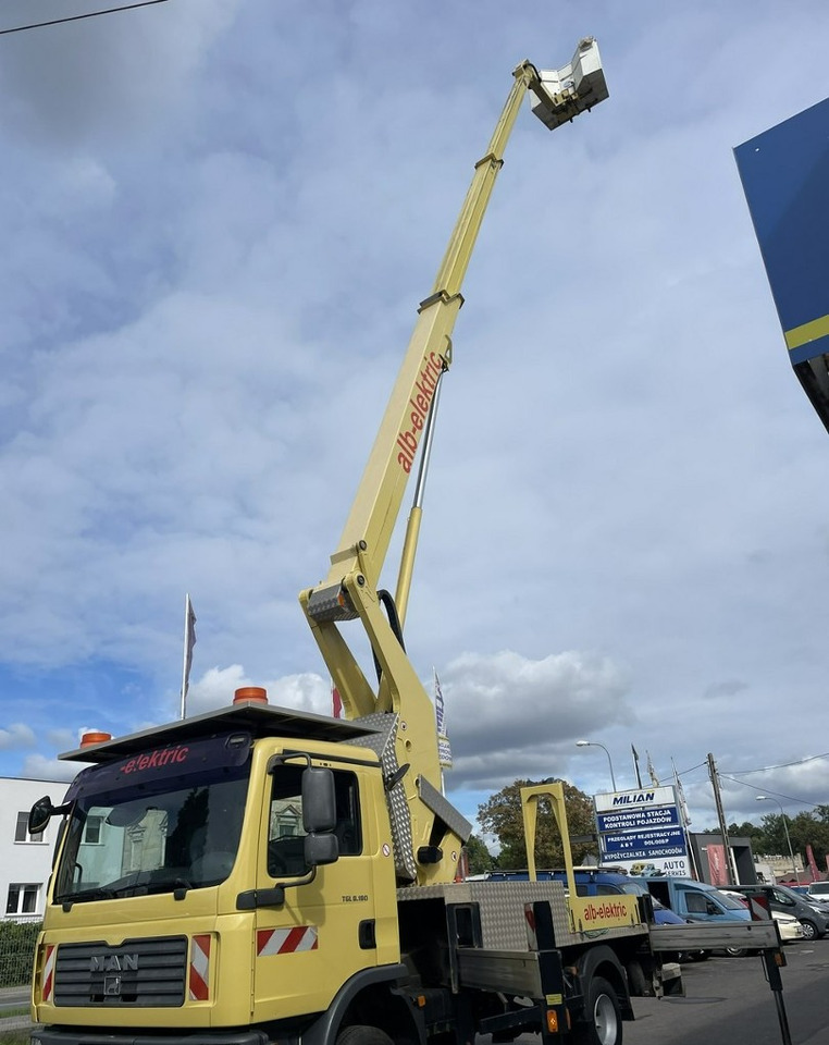 MAN Inny MAN Man TGL 8.180 Podnośnik koszowy 27m RUTHMANN T270 Zwyżka 2008 - Vazdušna platforma montirana na kamion: slika 3 MAN Inny MAN Man TGL 8.180 Podnośnik koszowy 27m RUTHMANN T270 Zwyżka 2008 - Vazdušna platforma montirana na kamion: slika 3