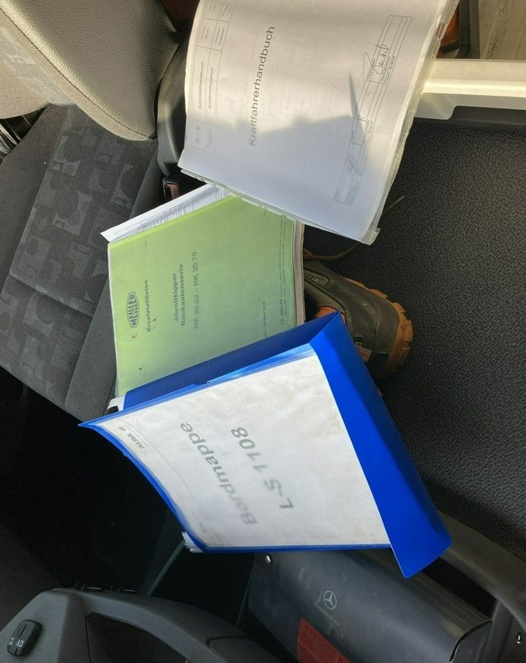 Kamion sa hidrauličnom kukom Mercedes-Benz Inny Mercedes-Benz Mercedes Axor 2543 Hakowiec bramowiec MEILLER-KIPPER Model 2009: slika 13