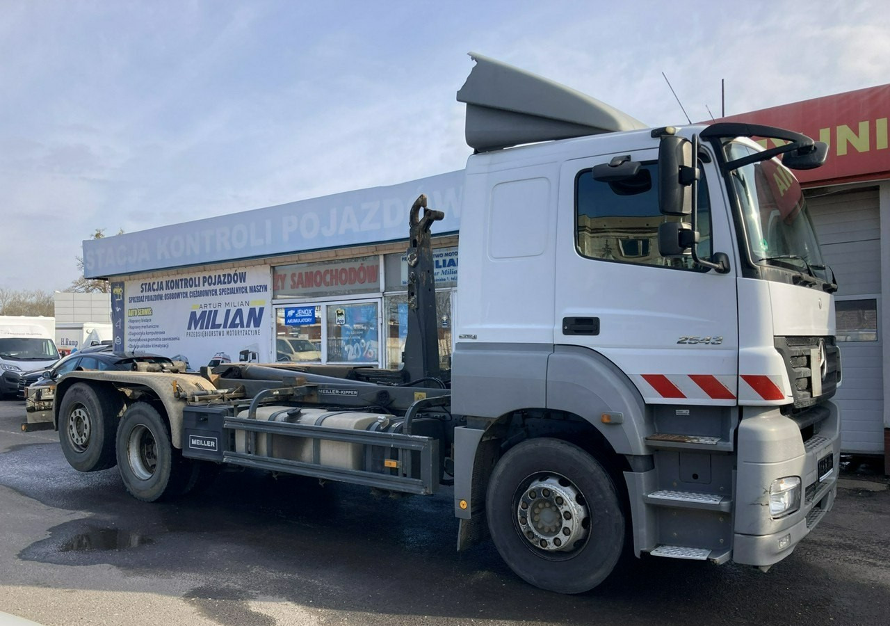 Kamion sa hidrauličnom kukom Mercedes-Benz Inny Mercedes-Benz Mercedes Axor 2543 Hakowiec bramowiec MEILLER-KIPPER Model 2009: slika 10