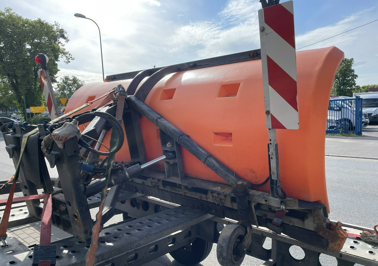 Mercedes-Benz Inny Mercedes-Benz Mercedes Vario 815 Wywrotka 4X4 posypywarka pług 2004 - Vozilo za čišćenje snega: slika 4 Mercedes-Benz Inny Mercedes-Benz Mercedes Vario 815 Wywrotka 4X4 posypywarka pług 2004 - Vozilo za čišćenje snega: slika 4