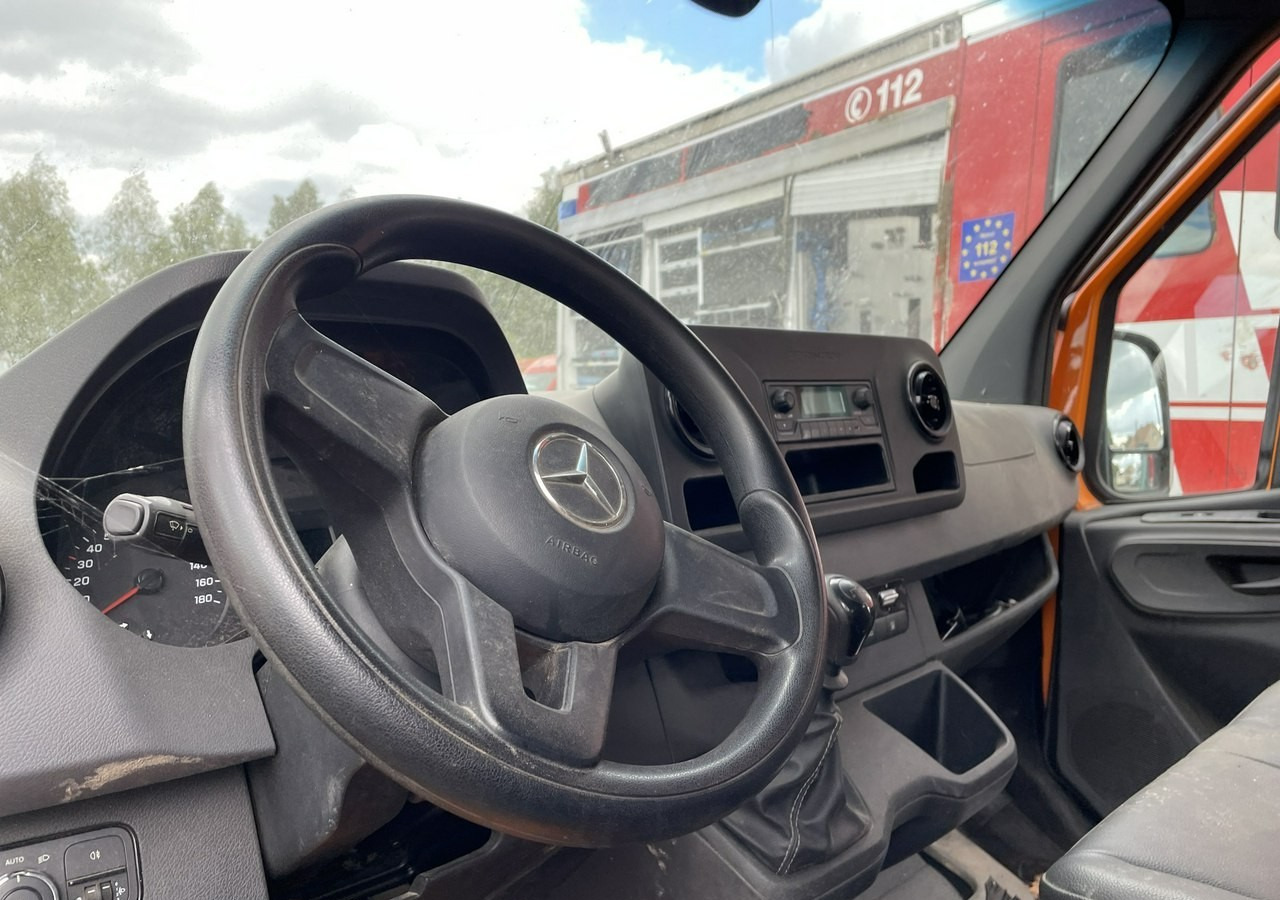 Mercedes-Benz Sprinter Sprinter 314 Dokka Brygadówka 7-oso doka Klim skrzynia rama Model 20 - Dostavno vozilo s ravnom platformom, Dostavno vozilo sa duplom kabinom: slika 5 Mercedes-Benz Sprinter Sprinter 314 Dokka Brygadówka 7-oso doka Klim skrzynia rama Model 20 - Dostavno vozilo s ravnom platformom, Dostavno vozilo sa duplom kabinom: slika 5