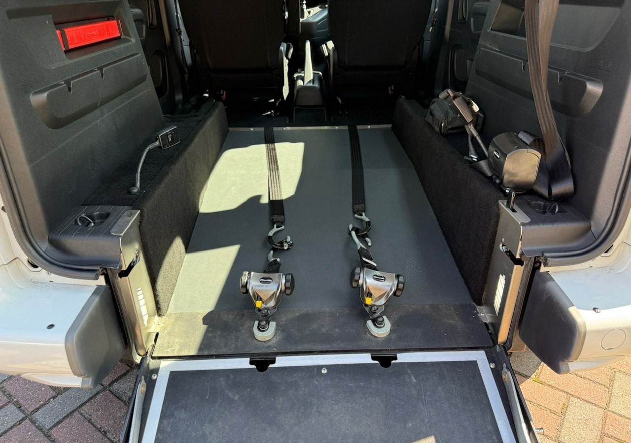 Opel Combo IV Opel Combo Life Niepełnosprawnych inwalida Rampa 32105 km Model 2022 - Automobil: slika 5 Opel Combo IV Opel Combo Life Niepełnosprawnych inwalida Rampa 32105 km Model 2022 - Automobil: slika 5