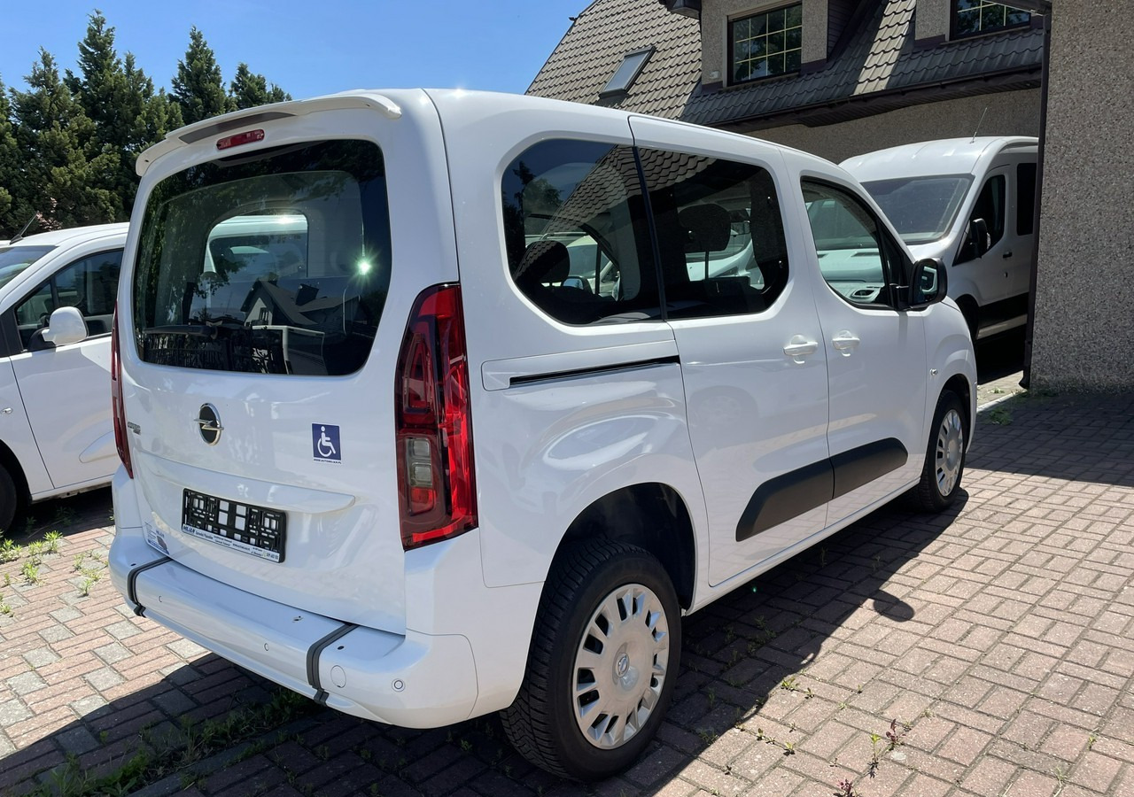 Opel Combo IV Opel Combo Life Niepełnosprawnych inwalida Rampa 32105 km Model 2022 - Automobil: slika 4 Opel Combo IV Opel Combo Life Niepełnosprawnych inwalida Rampa 32105 km Model 2022 - Automobil: slika 4