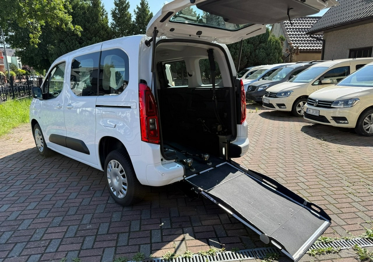 Opel Combo IV Opel Combo Life Niepełnosprawnych inwalida Rampa 32105 km Model 2022 - Automobil: slika 3 Opel Combo IV Opel Combo Life Niepełnosprawnych inwalida Rampa 32105 km Model 2022 - Automobil: slika 3