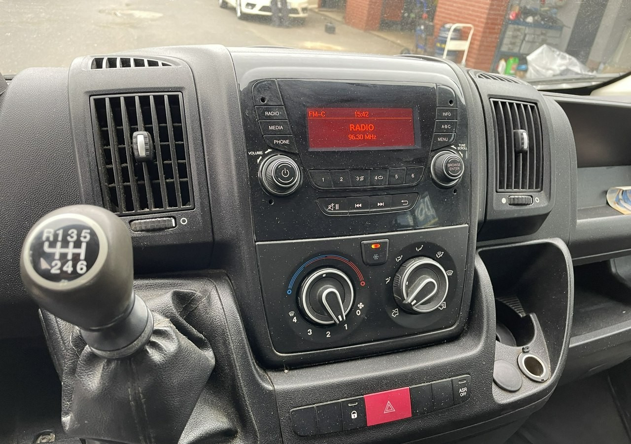 Peugeot Boxer Peugeot Boxer 2.0-130KM klima dokka Brygadówka doka 122tkm 2018 - Dostavno vozilo s ravnom platformom, Dostavno vozilo sa duplom kabinom: slika 3 Peugeot Boxer Peugeot Boxer 2.0-130KM klima dokka Brygadówka doka 122tkm 2018 - Dostavno vozilo s ravnom platformom, Dostavno vozilo sa duplom kabinom: slika 3