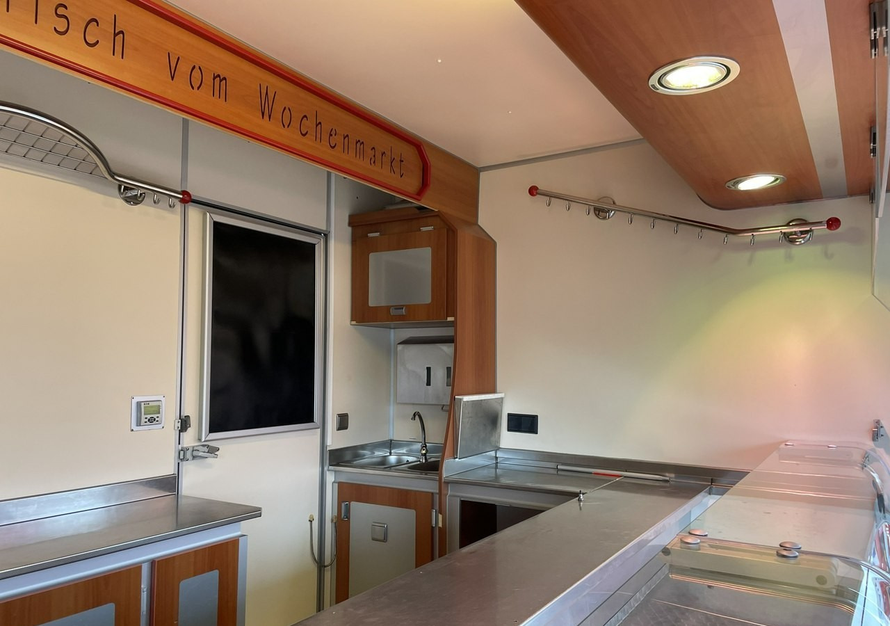 Renault Master Autosklep wędl Gastronomiczny Food Truck Foodtruck Sklep Klima Borc - Hrana kamion: slika 3 Renault Master Autosklep wędl Gastronomiczny Food Truck Foodtruck Sklep Klima Borc - Hrana kamion: slika 3