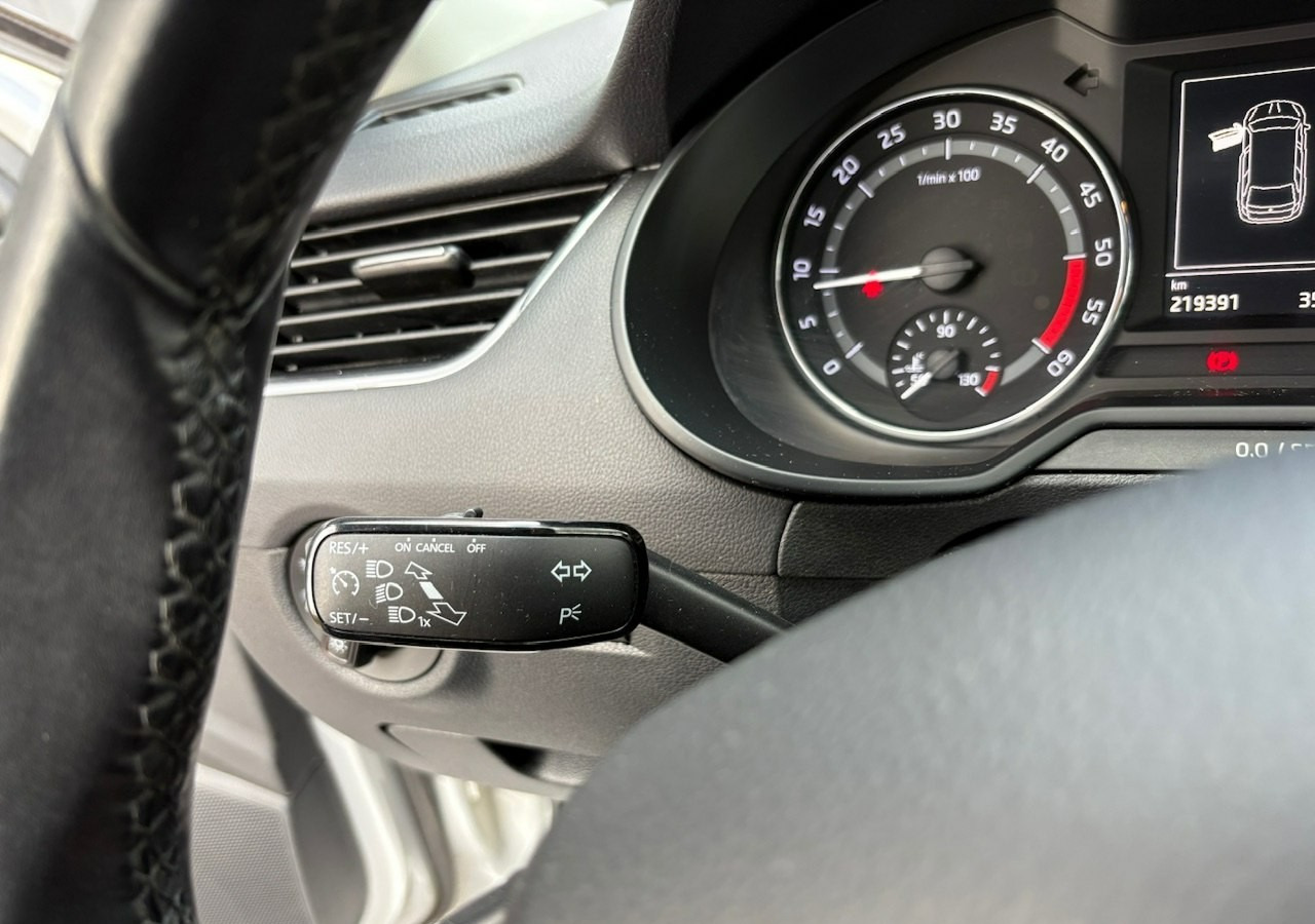 Automobil Skoda Octavia III Skoda Octavia 4X4 Scout 2.0 TDI -150KM Model 2017 Bezwypadkowa FV 23: slika 19