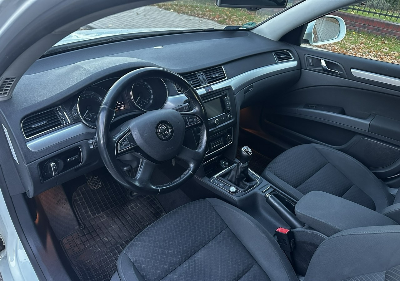 Skoda Superb II Skoda Superb 1.8TSI 160KM LPG PRINS 2035 KLIMA NAVI PDC XENON 2015 - Karavan: slika 3 Skoda Superb II Skoda Superb 1.8TSI 160KM LPG PRINS 2035 KLIMA NAVI PDC XENON 2015 - Karavan: slika 3