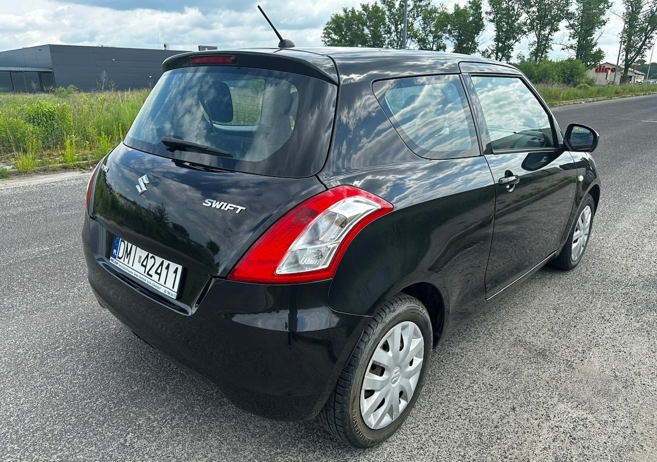 Suzuki Swift V Suzuki Swift 1.2-94KM Klima Model 2012 - Hečbek: slika 4 Suzuki Swift V Suzuki Swift 1.2-94KM Klima Model 2012 - Hečbek: slika 4