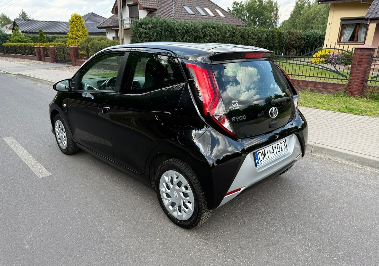 Toyota Aygo II Toyota Aygo 1.0-16V Klima Salon PL 24651km Model 2021 - Hečbek: slika 3 Toyota Aygo II Toyota Aygo 1.0-16V Klima Salon PL 24651km Model 2021 - Hečbek: slika 3
